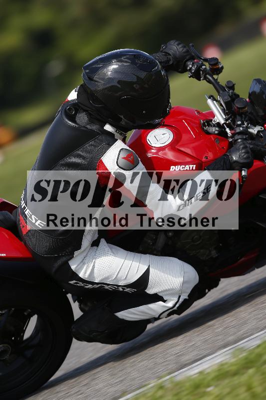 /Archiv-2024/29 12.06.2024 MOTO.CH Track Day ADR/Gruppe blau/71